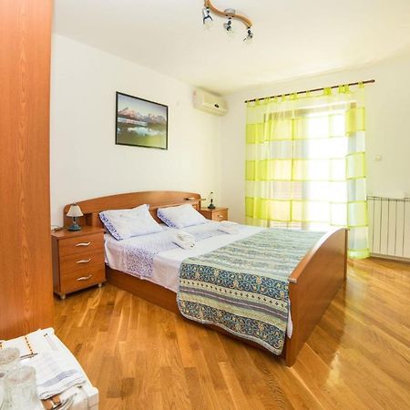 Rooms Glavan 63 ロヴィニ エクステリア 写真