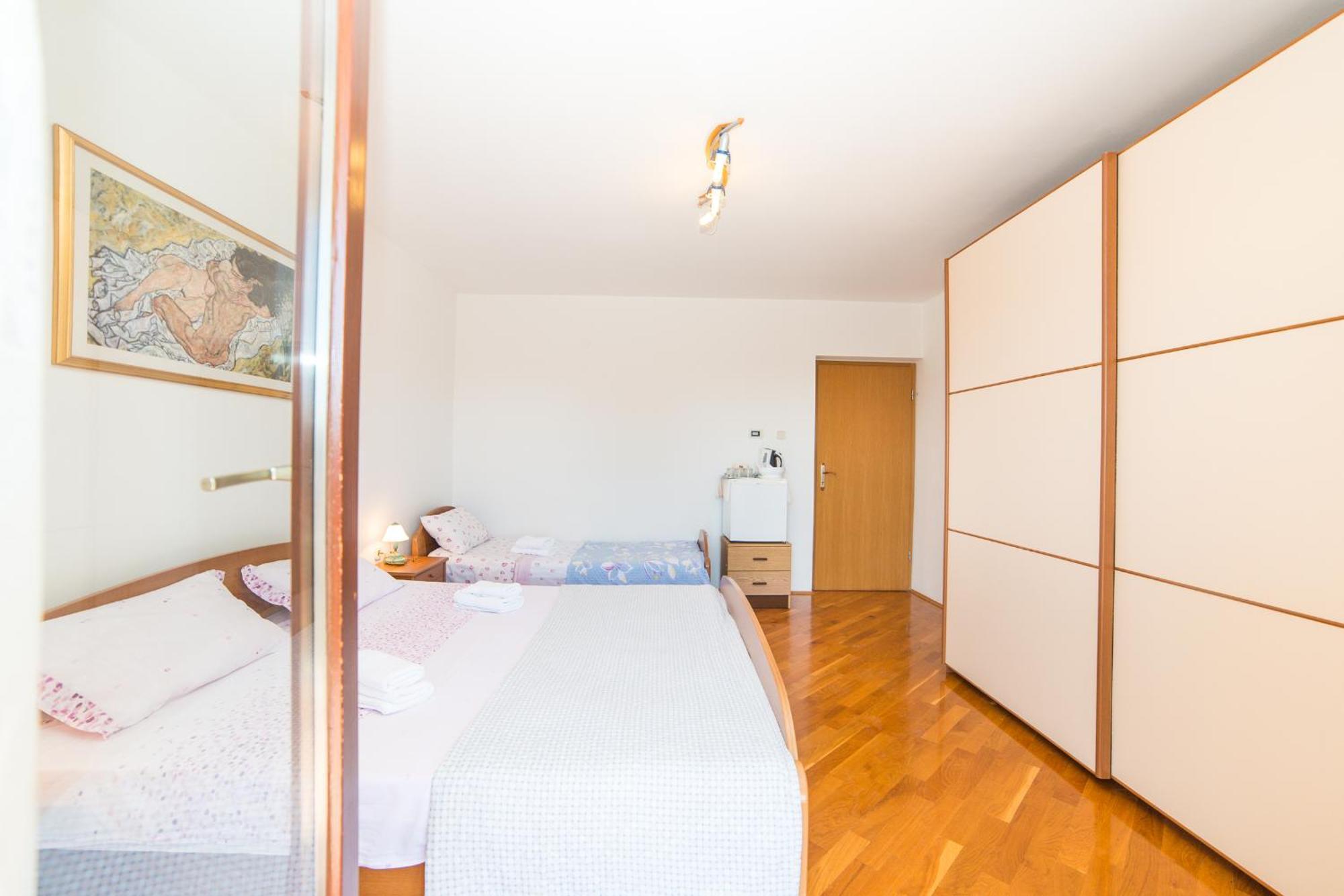 Rooms Glavan 63 ロヴィニ エクステリア 写真