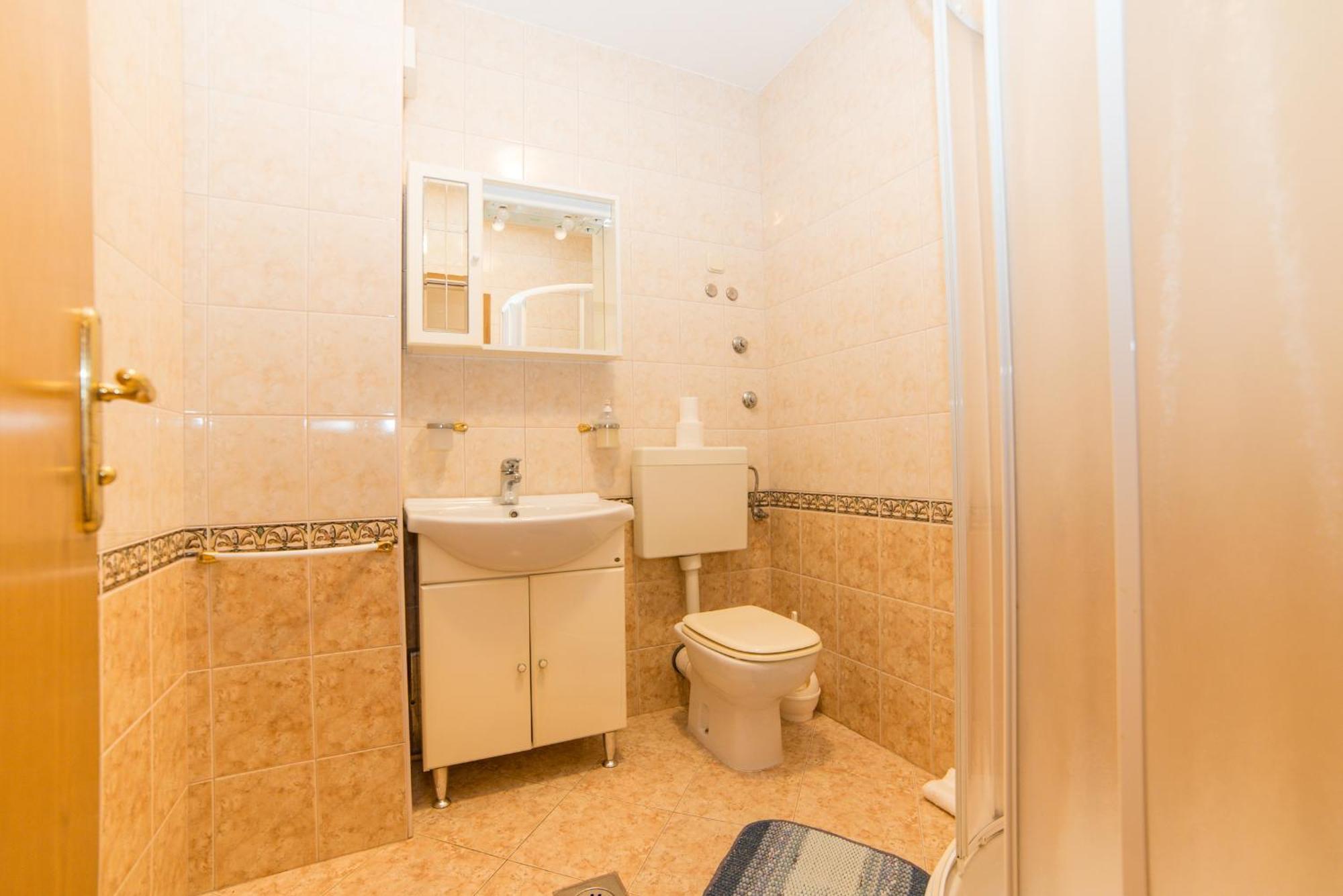 Rooms Glavan 63 ロヴィニ エクステリア 写真